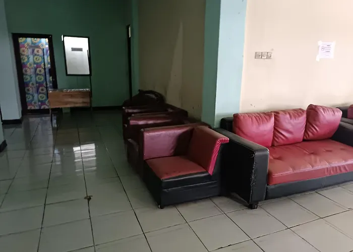 Oyo 93415 Pondok Kula Rumbih Syariah